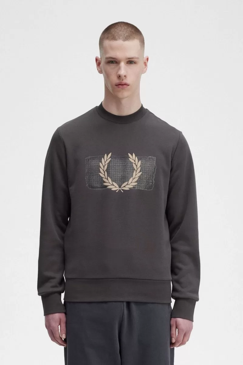 Fred Perry Layered Graphic Men’s Sweatshirts Gunmetal | LCHTO8260 Fred Perry Layered Graphic Men’s Sweatshirts Gunmetal | LCHTO8260