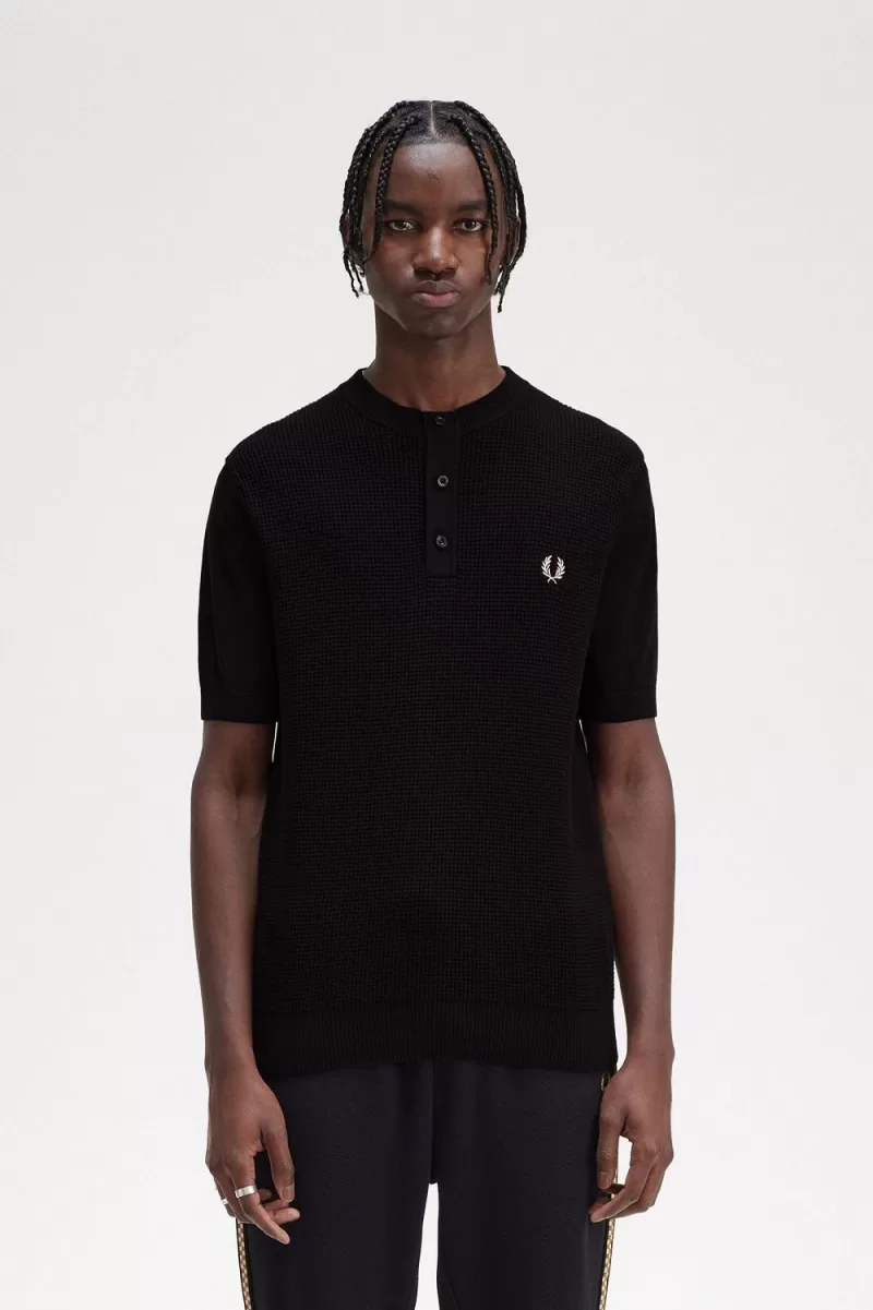 Fred Perry Waffle Stitch Henley Men’s Shirt Black | VCAMJ2359 Fred Perry Waffle Stitch Henley Men’s Shirt Black | VCAMJ2359